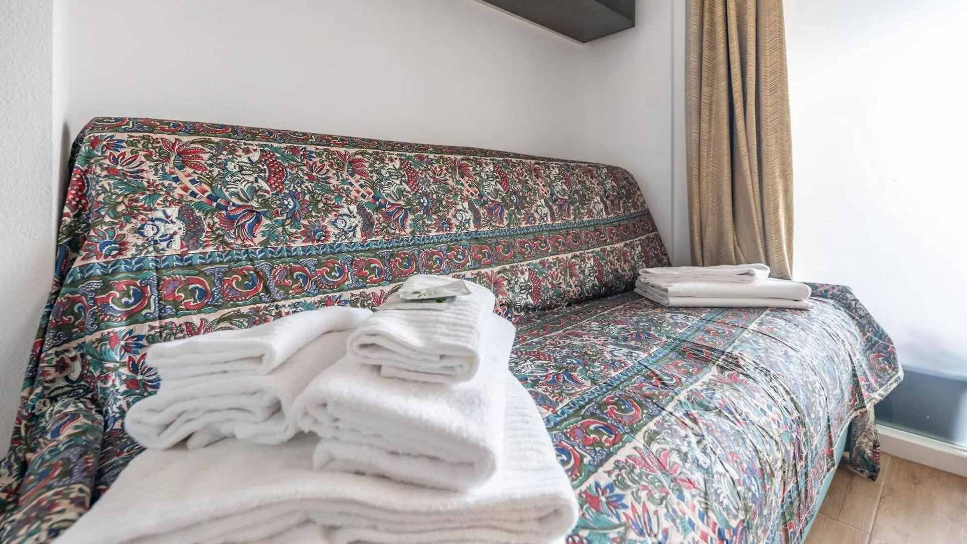 Deiva Marina Sea House! Functional Apartment Deiva Marina