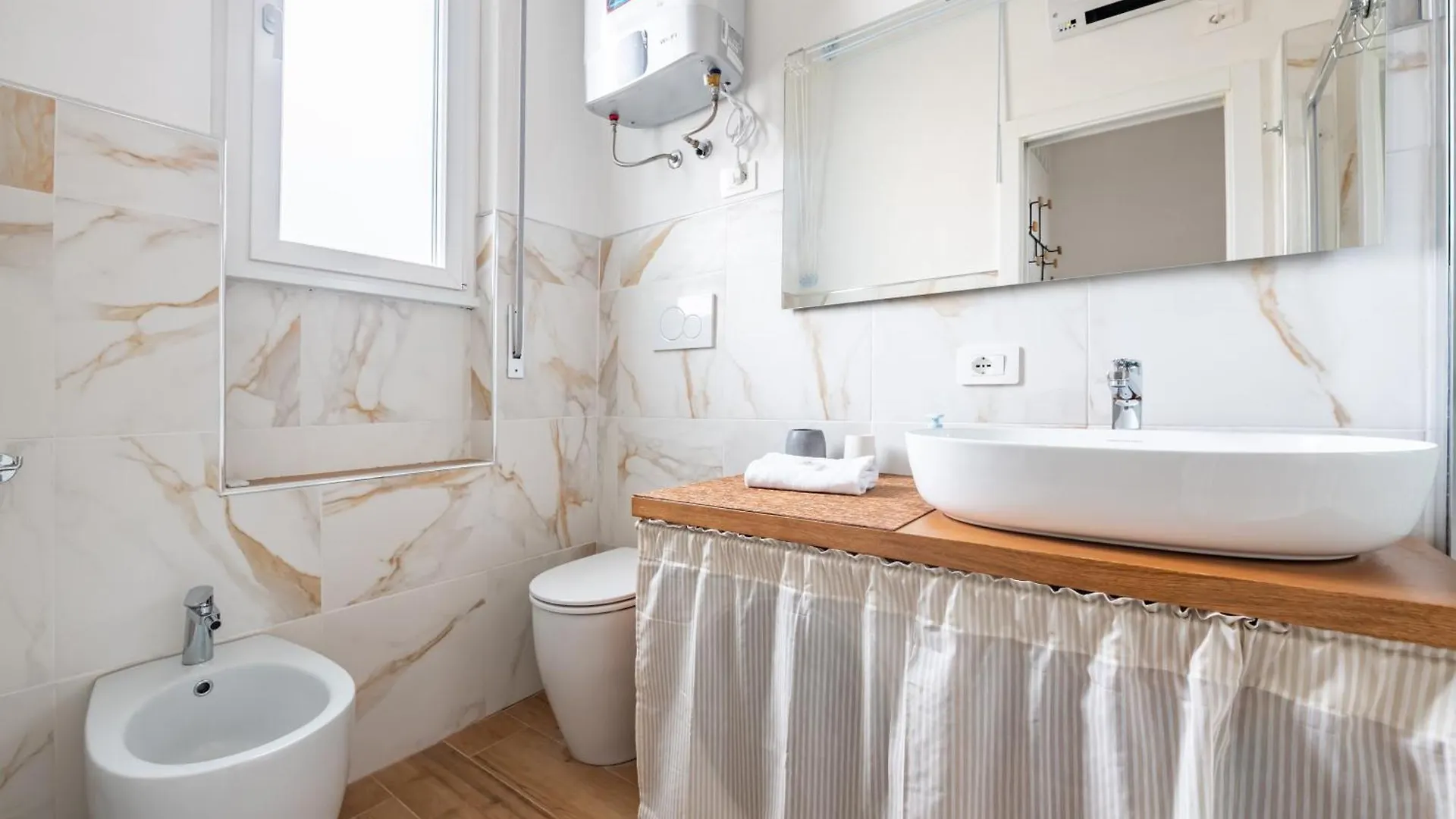 Deiva Marina Sea House! Functional Apartment  Deiva Marina